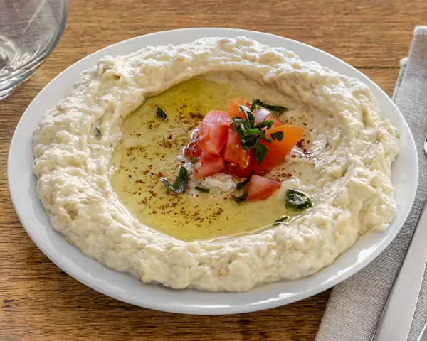 بابا غنوج بالباذنجان المشوي المدخن