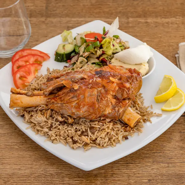 موزة لحم (منسف)